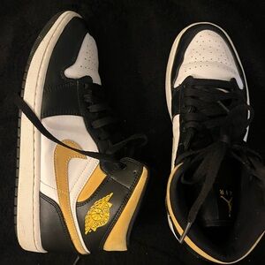 Women sneakers